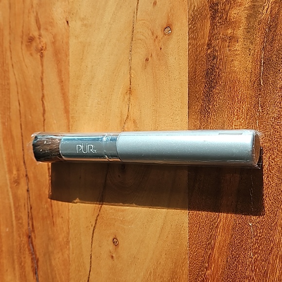 PÜR Minerals Chisel Brush - Picture 3 of 6